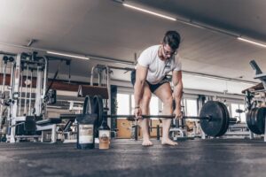 Maschinen-Training oder freies Gewicht?